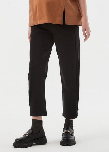 Good Stretch Maternity Tapered Pants-Black1